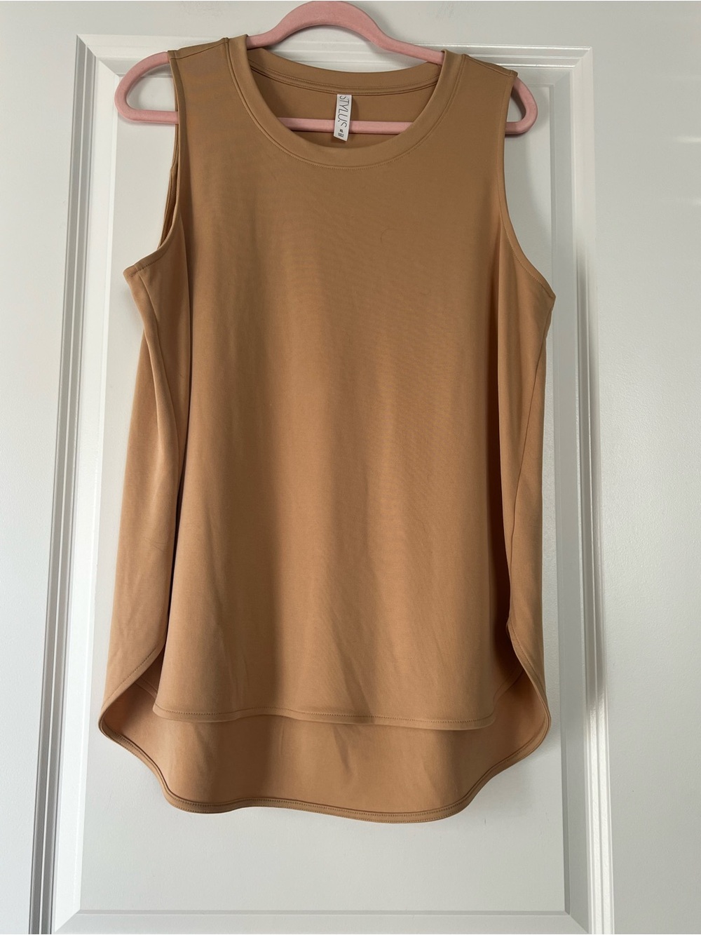 STYLUS Sleeveless Scoop Neck Tank Top - Camel/Tan